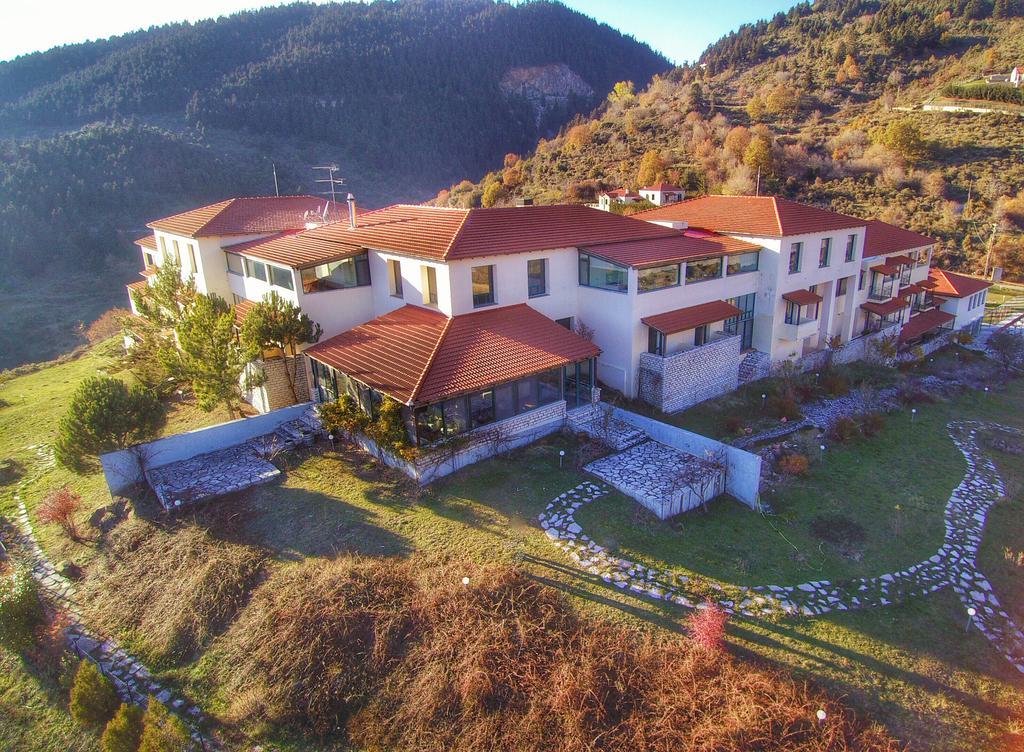 Avaris Hotel Karpenisi Exterior photo